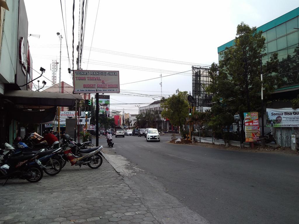 Budget Guest House Tunas Mandiri Jaya Malang Exterior photo
